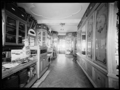 Interno della cappelleria Molinari a Lugano