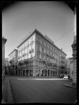 Piazzetta San Rocco a Lugano e i palazzi della Galleria