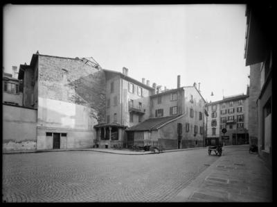 Casa Brenna in Piazza Funicolare a Lugano
