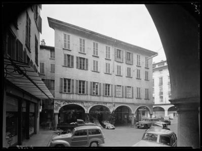 Piazzetta in Via Canova a Lugano