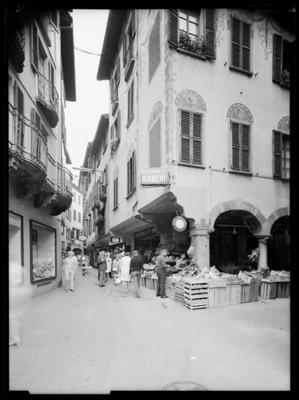 Via Pessina dalla Piazzetta Emilio Maraini a Lugano