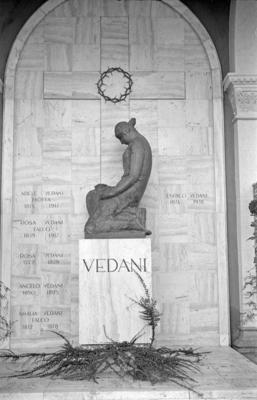 Cappella della famiglia Vedani nel cimitero di Lugano