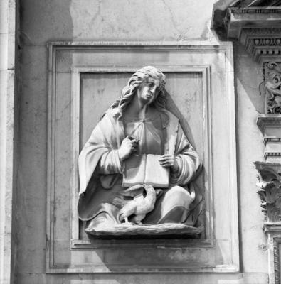 Facciata ed esterni della cattedrale di San Lorenzo a Lugano