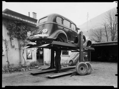 Meccanico con leva per automobili Schlee di Ginevra