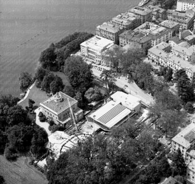 Villa Ciani e il Palazzo dei Congressi in costruzione