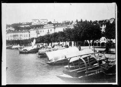 Riva Vincenzo Vela a Lugano con barche e l'Hôtel Walter au Lac nel 1900 circa