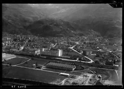Giubiasco con la fabbrica Linoleum