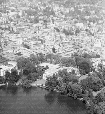 Villa Ciani e il Palazzo dei Congressi in costruzione