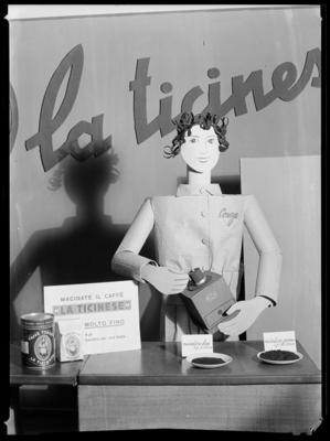 Manichino pubblicitario per il caffè "La Ticinese"