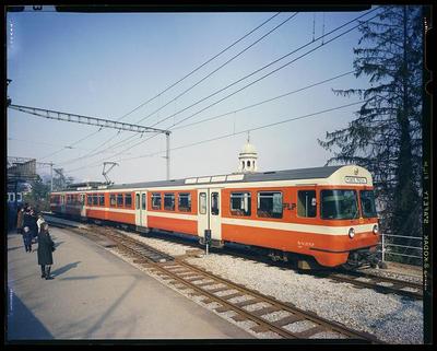 Treno della ferrovia Lugano-Ponte Tresa (FLP)