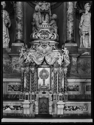 Tabernacolo dell'altare maggiore nella chiesa di S. Caropoforo a Bissone