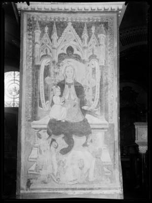 Affresco raffigurante la Madonna in trono nella cattedrale di S. Lorenzo a Lugano