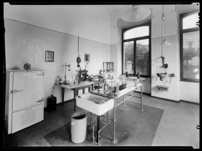 Interno del laboratorio cantonale di chimica a Lugano