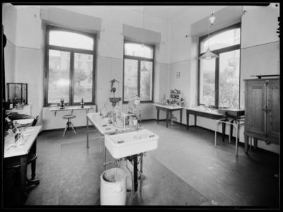 Interno del laboratorio cantonale di chimica a Lugano