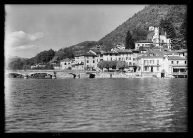 Ponte Tresa dal lago