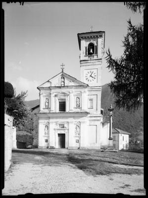 Facciata della chiesa parrocchiale di S. Stefano a Arogno