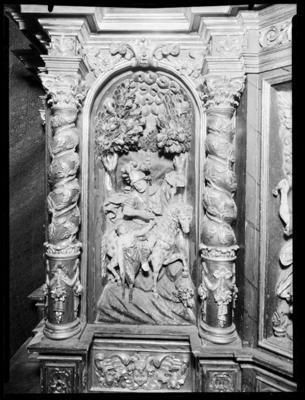 Dettaglio del tabernacolo ligneo raffigurante San Martino di Tours nella chiesa di S. Martino a Stabio
