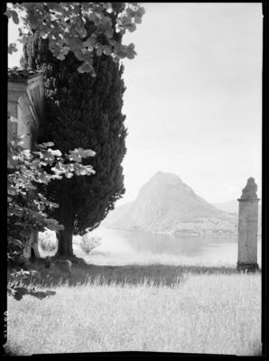 Il Monte San Salvatore visto dal Parco San Michele a Castagnola
