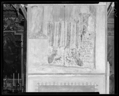 Frammenti di affreschi del basso Medioevo sui pilastri della cattedrale di S. Lorenzo a Lugano
