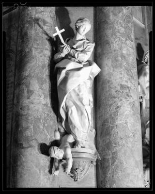 Statua di Stefano Salterio nella cattedrale di S. Lorenzo a Lugano