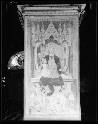Affresco raffigurante la Madonna in trono nella cattedrale di S. Lorenzo a Lugano 