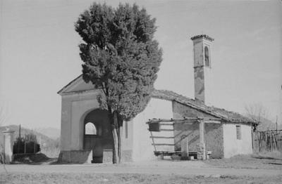 Chiesuola di mezzo a Caslano
