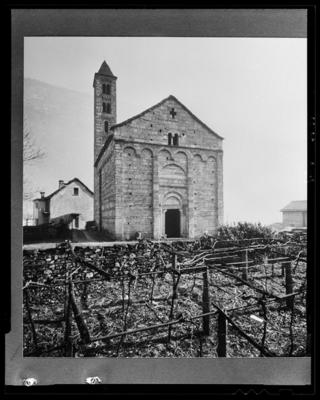 Riproduzione di una fotografia della chiesa di S. Nicolao a Giornico
