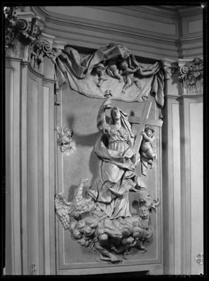 Stucco raffigurante la Fede nella chiesa di S. Agata a Cadro