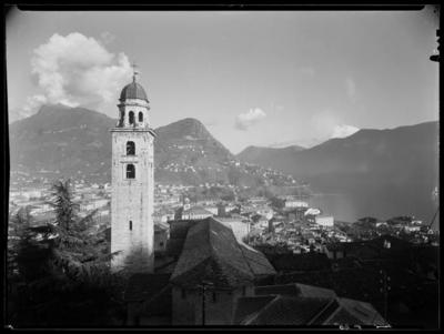 Campanile della cattedrale di S. Lorenzo con Monte Brè