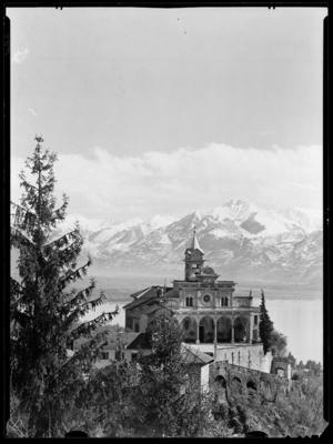 Santuario della Madonna del Sasso a Orselina e vista sul Camoghé