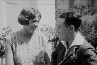 Vincenzo Vicari con una giovane donna