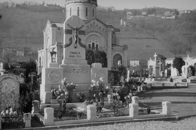 Tomba della famiglia Vicari-Pelli nel cimitero monumentale di Lugano