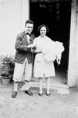 Vincenzo e Mariuccia Vicari a un battesimo.