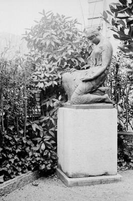 Statua dello scultore Giuseppe Foglia